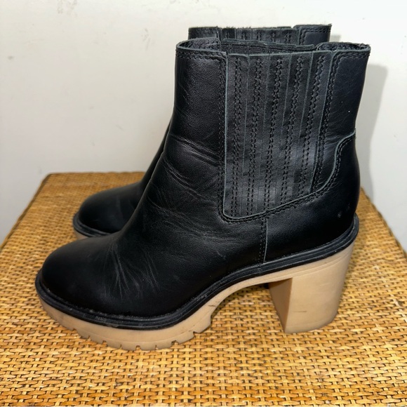 Dolce Vita Caster H2O Women’s 8 Booties Black 3.5 Chunky Heel Goth Grunge Y2K - Picture 6 of 12